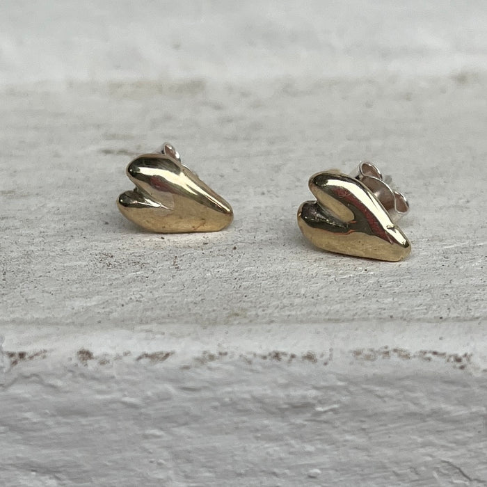 Solid gold heart studs