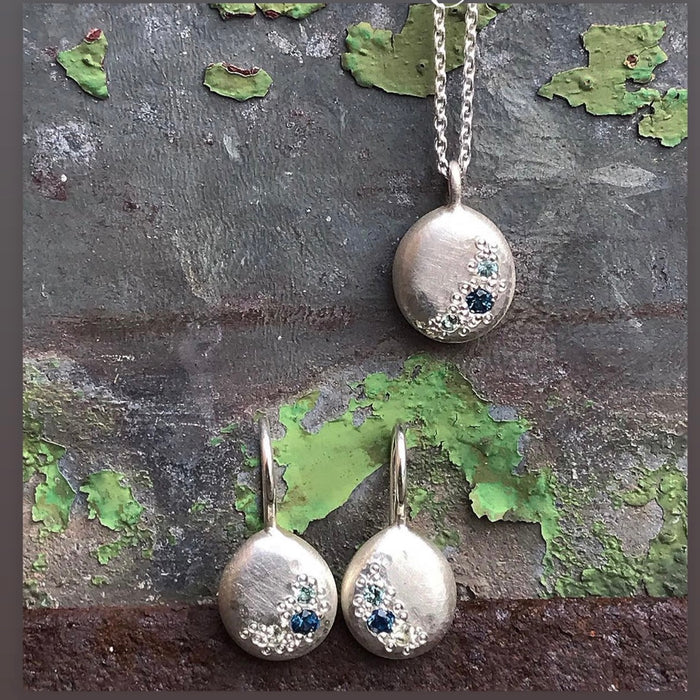 Glimmer garden necklace in silver