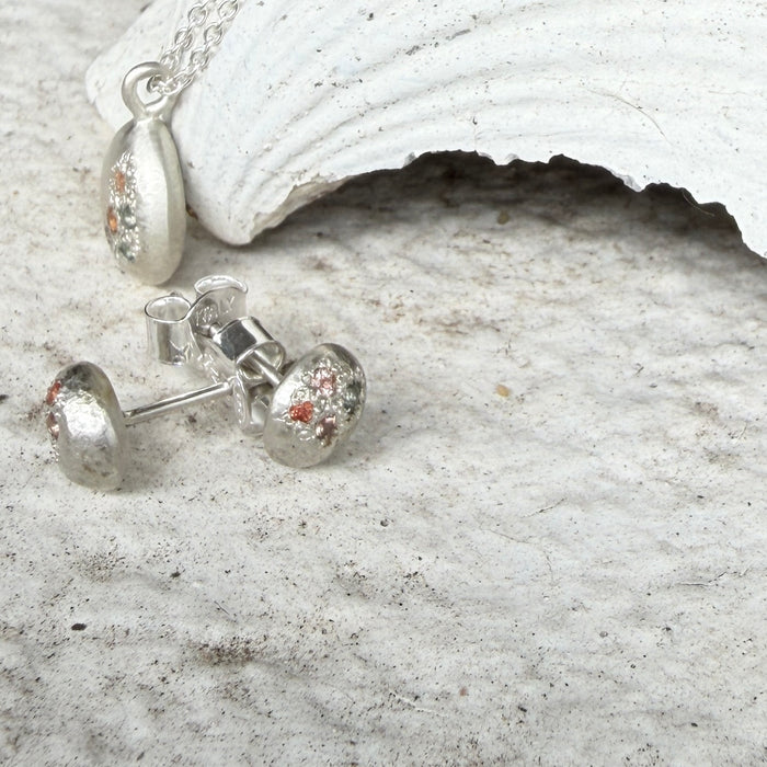 Silver glimmer studs with coloured sapphires