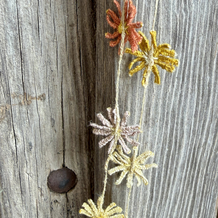 Flower necklace | hand crocheted