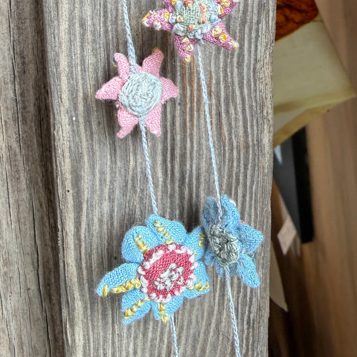 Star shaped flower necklace | hand stitched
