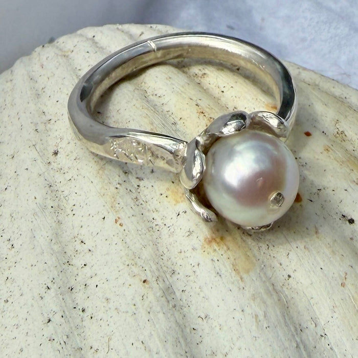 White pearl flower ring