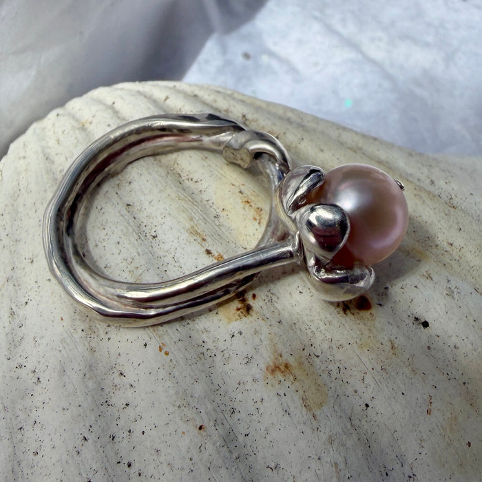Pink pearl flower ring
