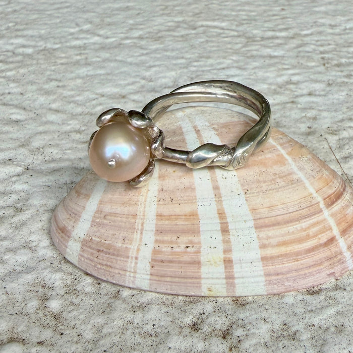 Pink pearl flower ring