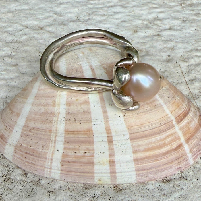 Pink pearl flower ring