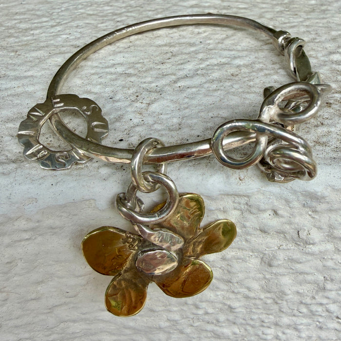 Sunshine flower and scroll bangle