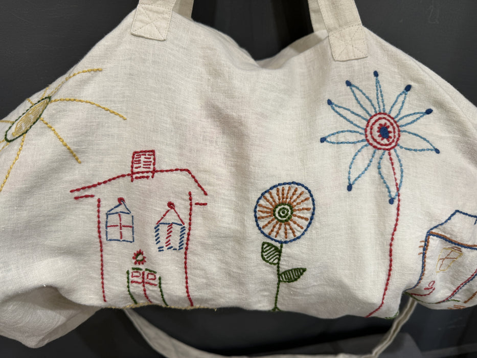 White cotton embroidered bag