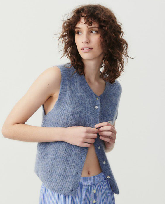 Woollen vest