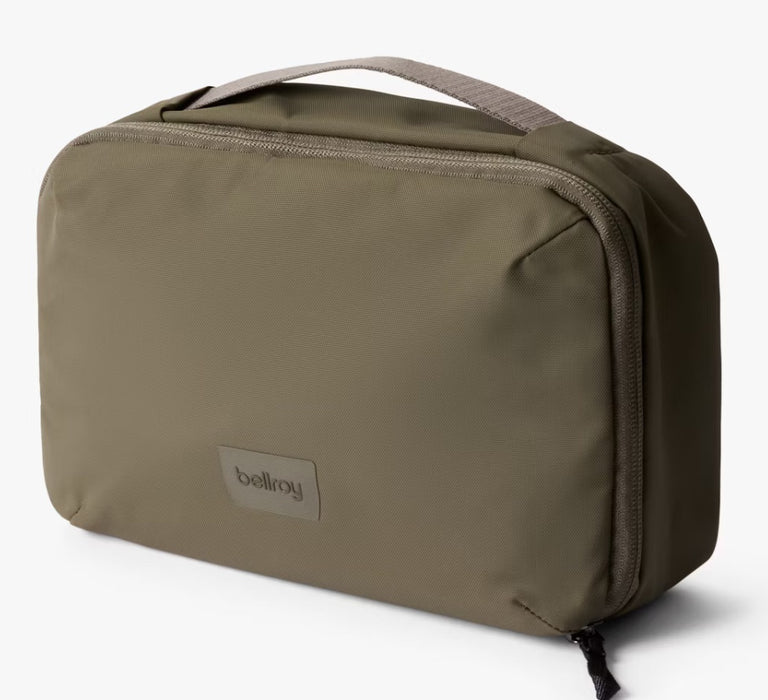 Hanging toiletry kit