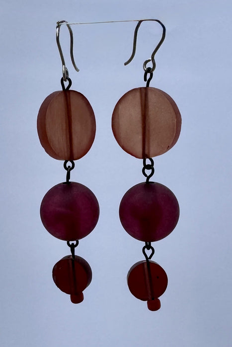 Sol y Mar resin ball earrings