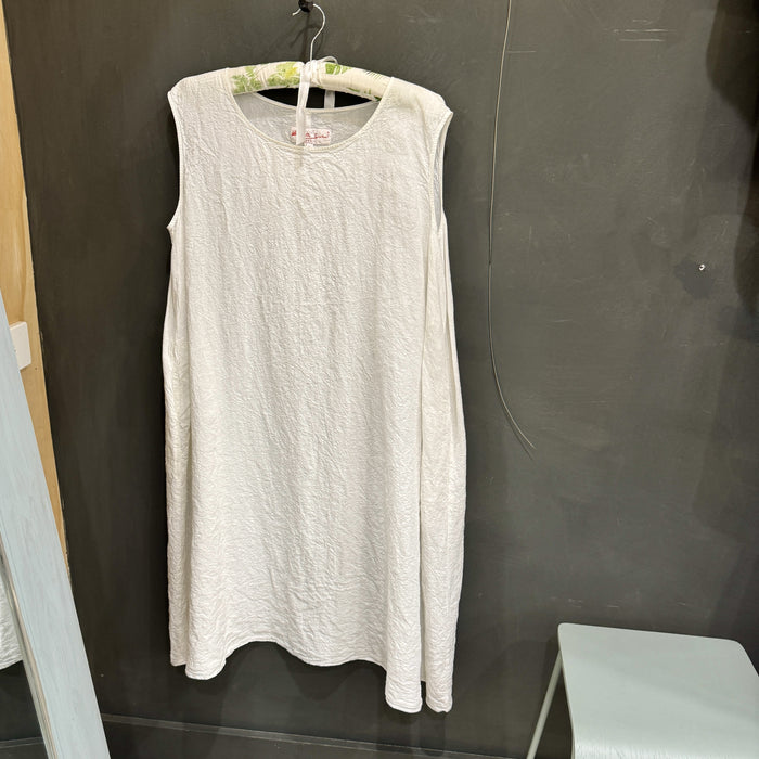 Sleevelss linen dress | Deb Num