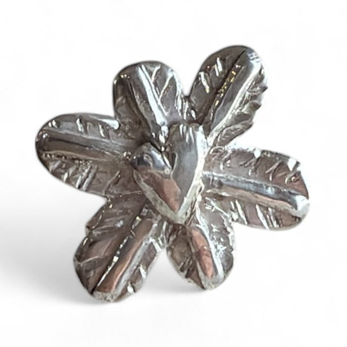 Silver snowflake ring