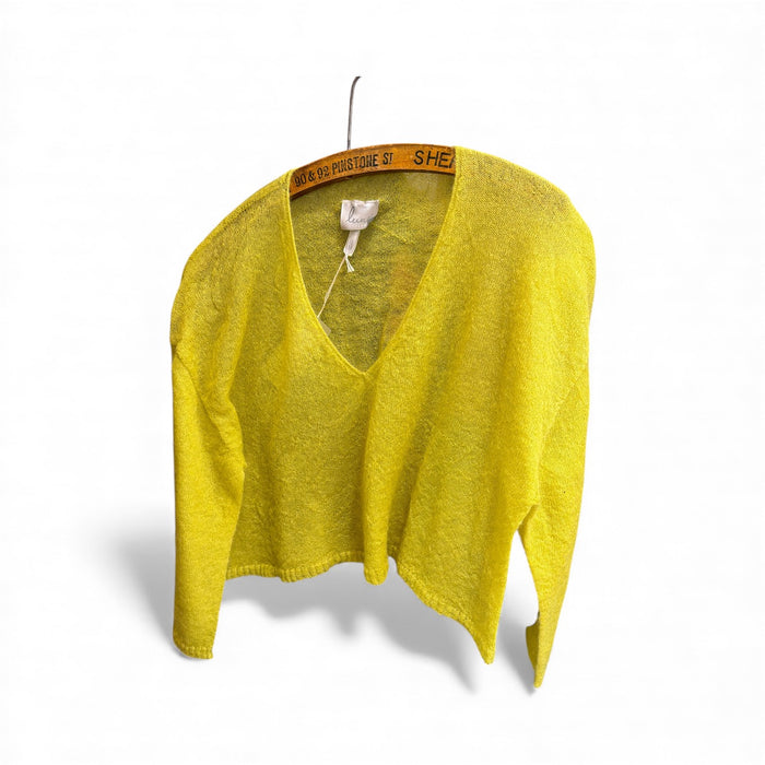 Cropped mohair v neck jumper | Luna