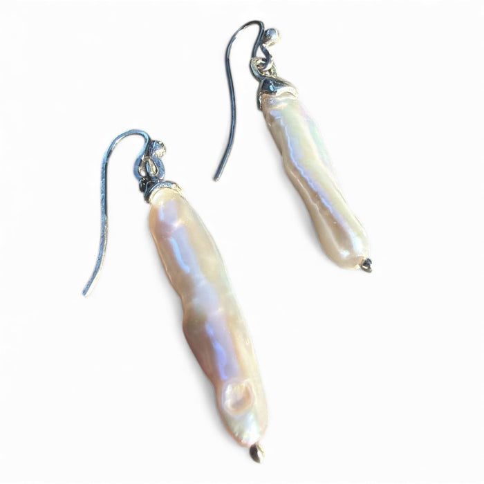 Stick pearl earrings