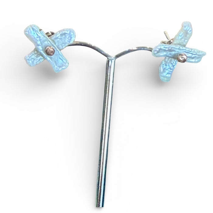 Kiss kiss pearl  centre studs