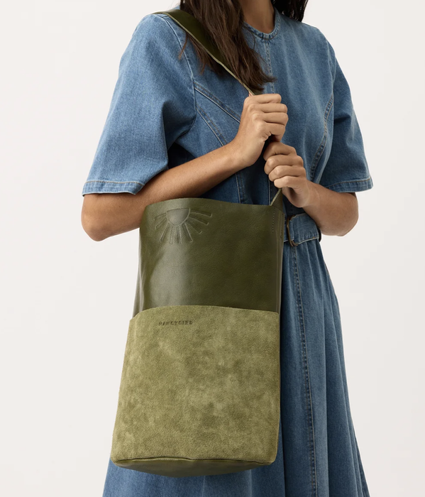 Bell shoulder bag