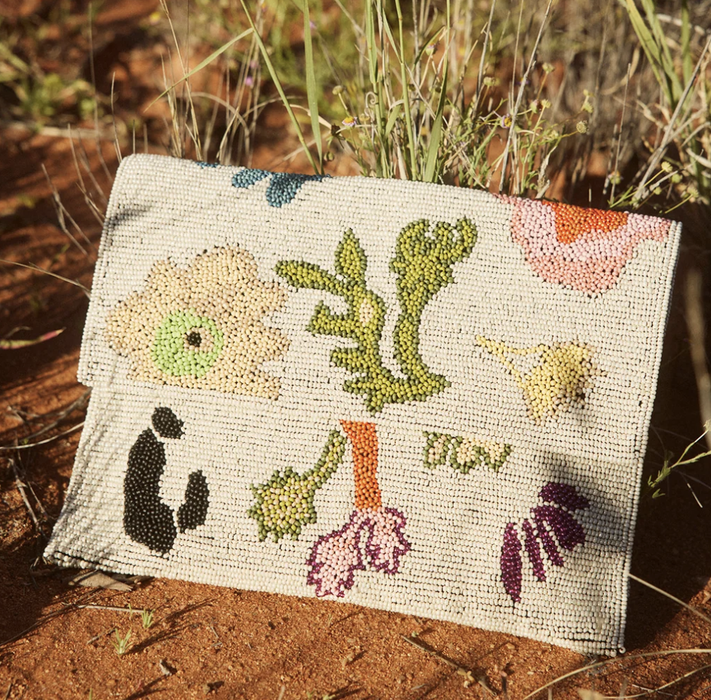 Beaded fold clutch