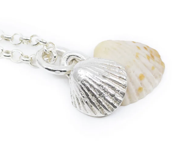 Dainty clam necklace