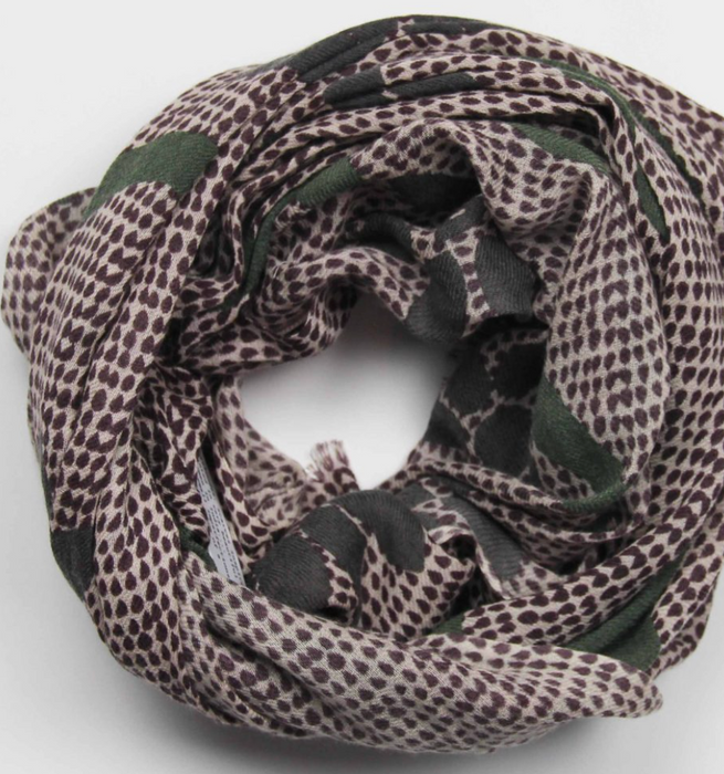 Fine wool scarf - med