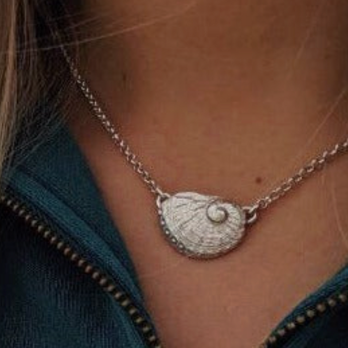 Silver abalone necklace short chain