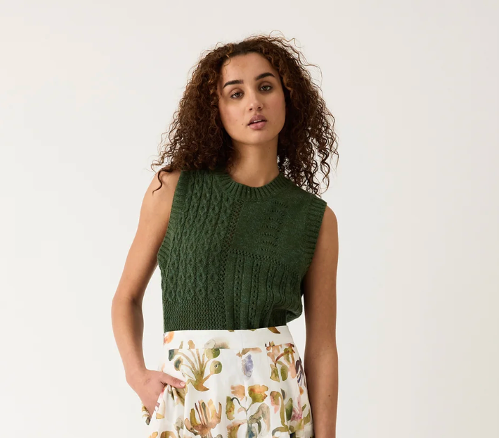 Billie cable vest