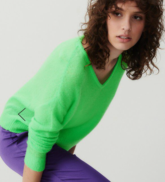 Zakday Ultra fine V neck