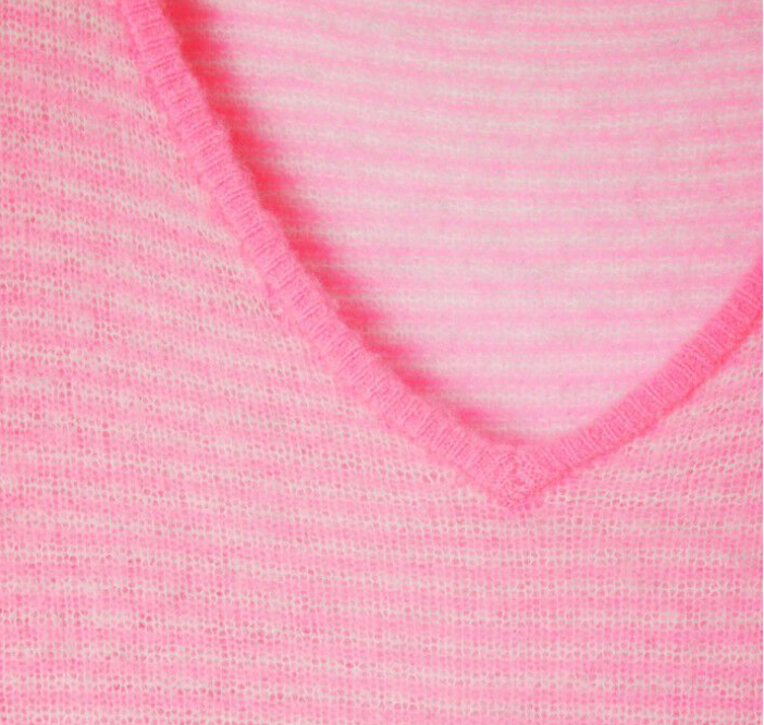 Zakday Ultra fine V neck