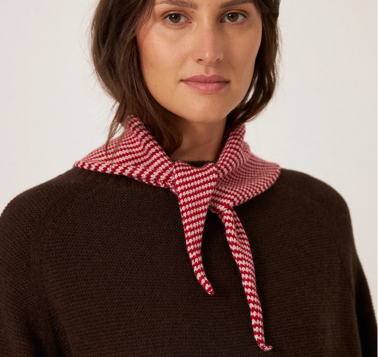 Daisy scarf