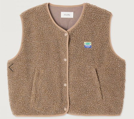 American Vintage fleece boucle vest in nutmeg brown, flat lay with snap buttons