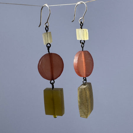 Candy Spender Jewels Sol y Mar resin earrings in citrus, orange and moss