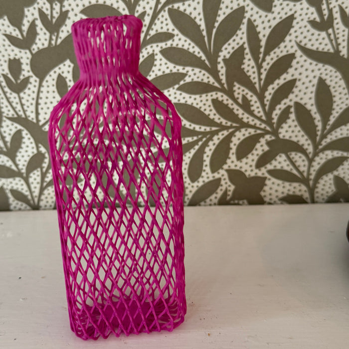 Emma Davies mesh net bottle, extra small, in fuchsia
