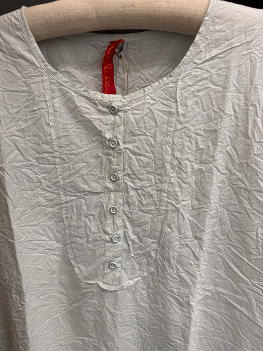 Ewa i Walla Lis tunic shirt, mint scoop neckline and buttons close-up