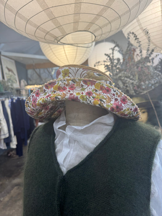 Felicity Northeast travel hat printed fabric, alternate view