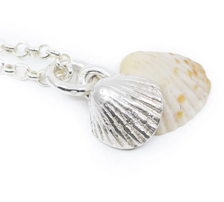 Kate Macindoe dainty clam necklace