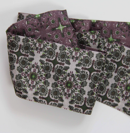 Les Belles Vagabondes Casablanca silk bandeau, prune purple print, detail