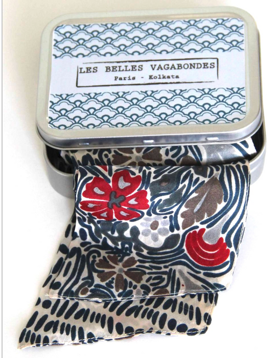 Les Belles Vagabondes Jardin Anglais silk bandeau in its reusable gift tin