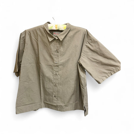 Manuelle Guibal Iyo short sleeve cotton shirt in khaki, on hanger