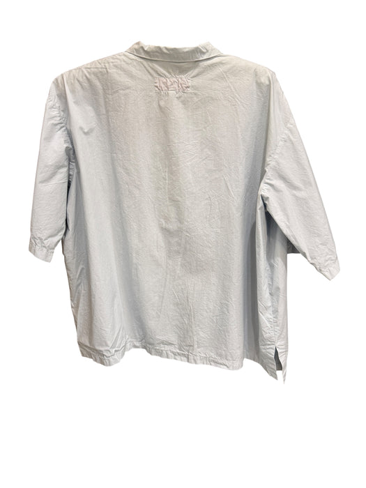 Manuelle Guibal Iyo short sleeve cotton shirt in moonish blue grey, flat