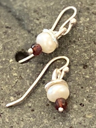 Pearl 'cream puff' earring with coloured stone