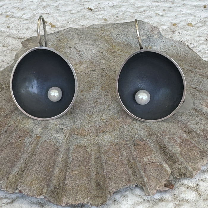 Oxidised sea earring with pearl