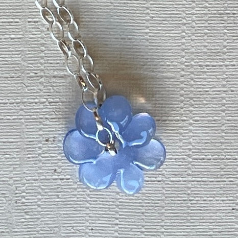 Glass daisy necklace