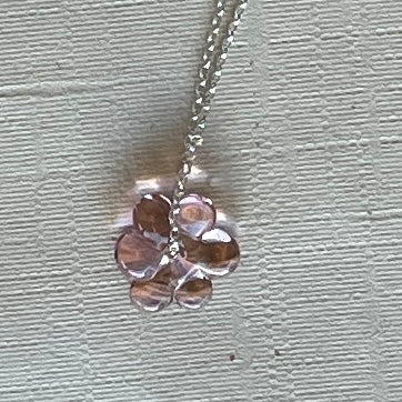 Glass daisy necklace