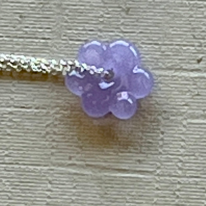 Glass daisy necklace