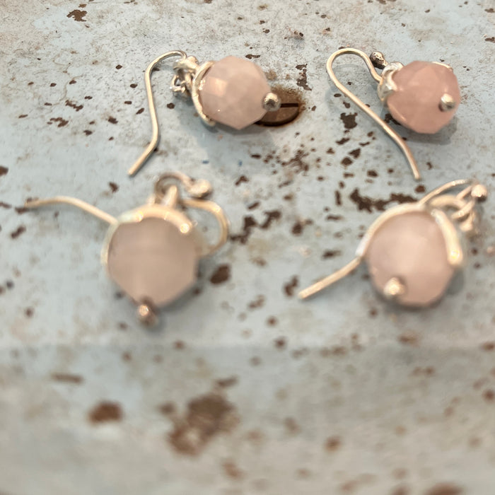 Faceted  pink stone puffs