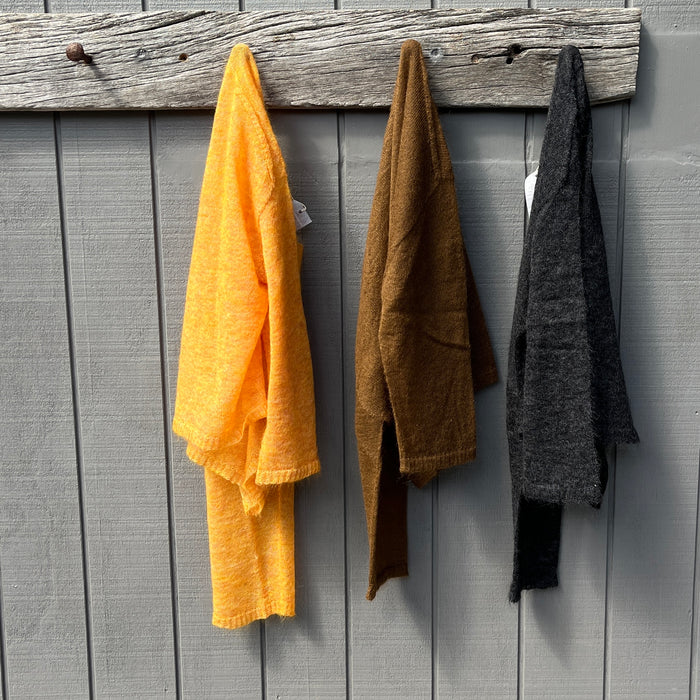 Cropped mohair v neck jumper | Luna