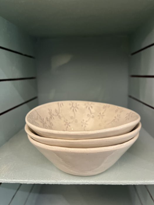 Small round  ramekin bowls