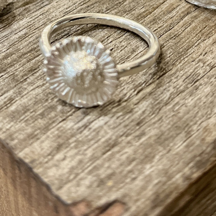 Seaside daisy ring