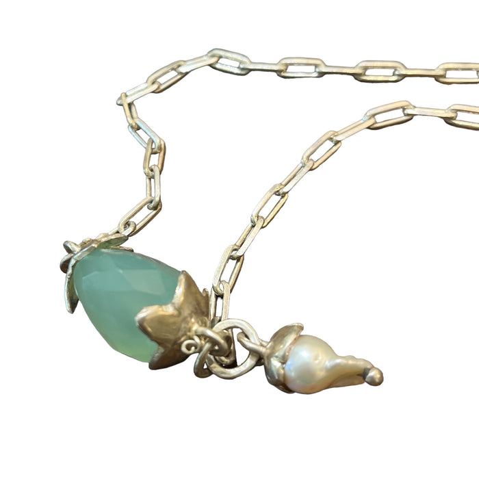 Necklace with chalcedony & pearl