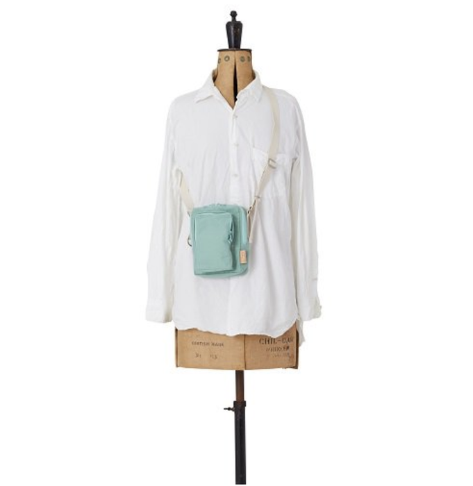 Amiacalva cloth pochette