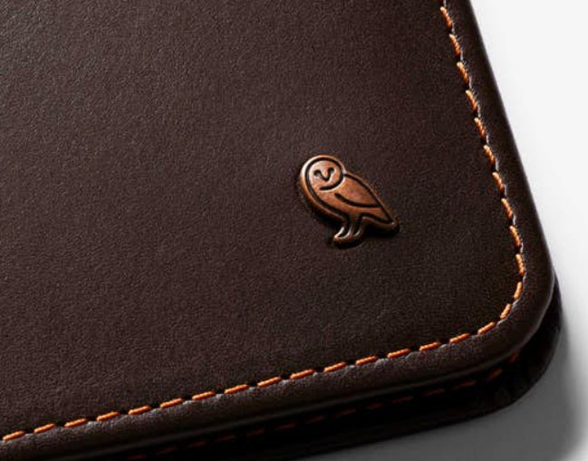 Bellroy Hide & Seek leather wallet in java/toffee, close-up of stitching and logo